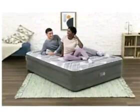 6715be Bestway Deco Graphite Tritech Queen Air Mattress 18 Inch With Built-in Pump