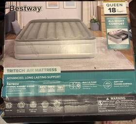 838194 Bestway 18 Inch Tritech Air Mattress Queen With Built-in Pump M#838194