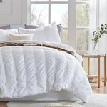 Luxury Seersucker Queen Comforter Set 3-PIECE, Soft & Lightweight Down Altern.... Fixed Price $49.27.