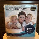 Utopia Bedding Zippered Mattress Encasement Bug & Waterproof Protector Twin. Fixed Price $15.00.